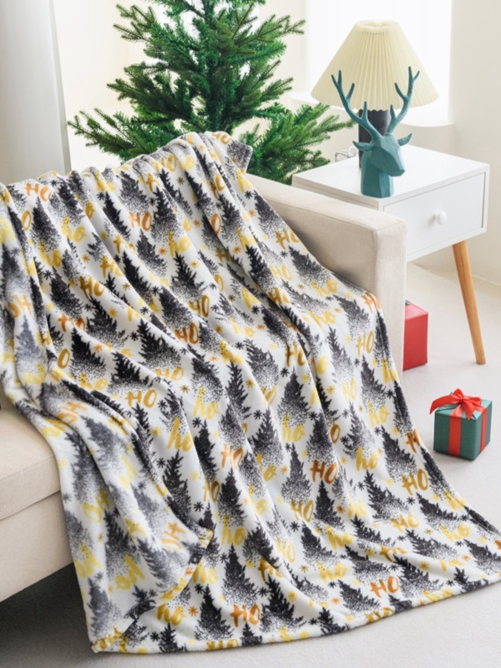 Oversized Ultra-Soft Holiday Throw Blanket - Christmas Trees and Stars - NWT